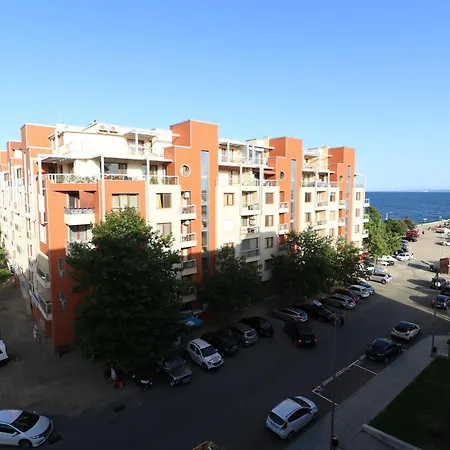 първа линия Apartmán *