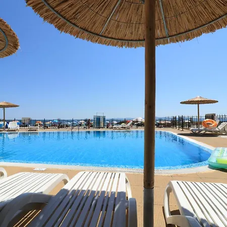 първа линия Apartmán *