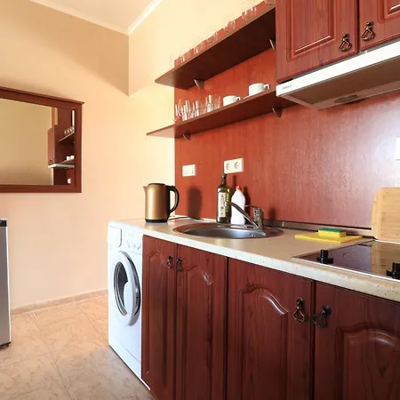 първа линия *