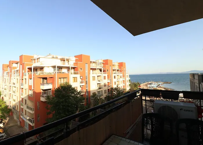 Apartament първа линия *