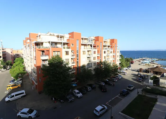 първа линия Apartament *