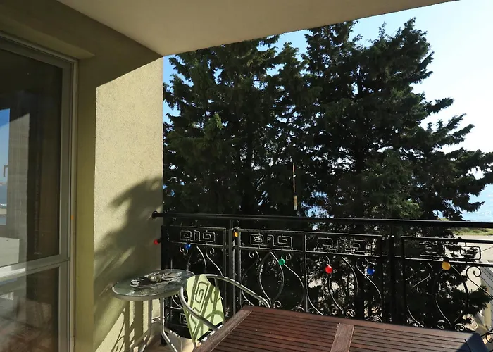 първа линия Apartament *