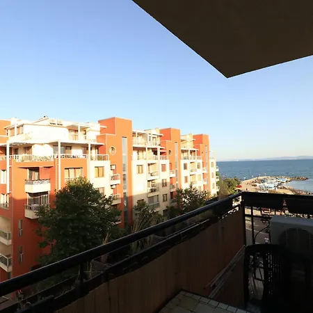 Appartement първа линия *