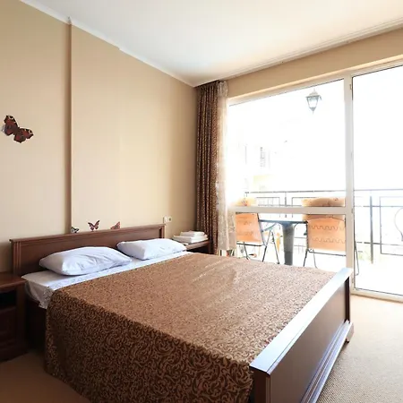 първа линия Appartement *