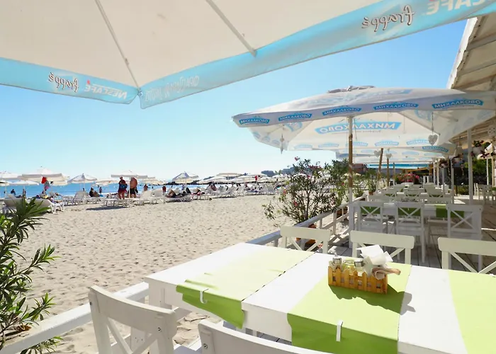 Апартамент първа линия *