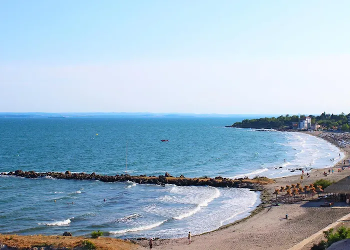 Апартамент първа линия *