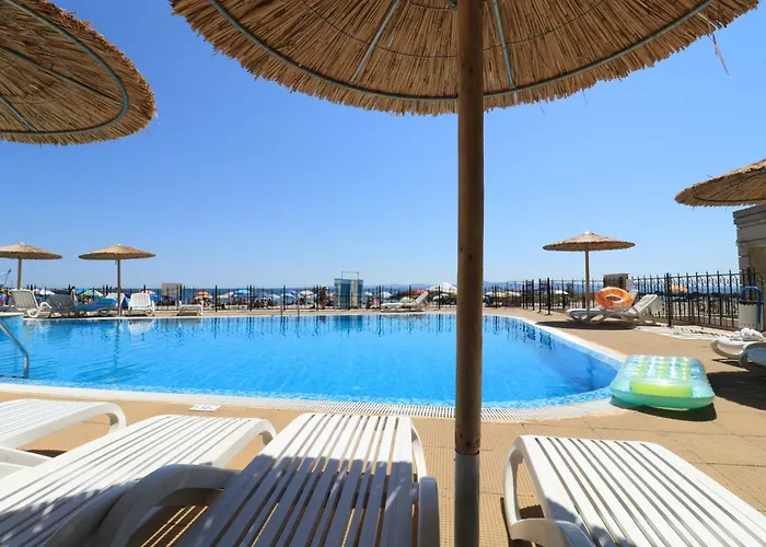 първа линия Апартамент *