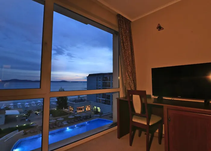 първа линия Апартамент